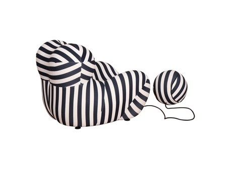 Wypoczynkowy fotel z podnóżkiem w czarno białe paski