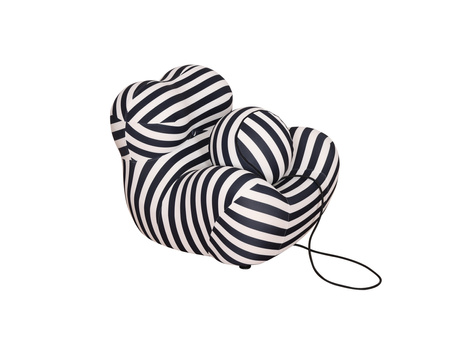 Wypoczynkowy fotel z podnóżkiem w czarno białe paski