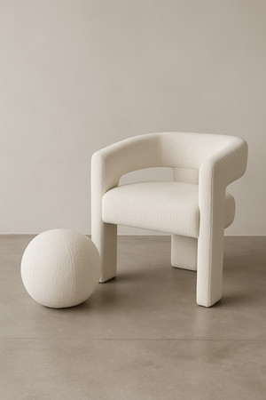 Dekoracyjna poduszka z białego weluru – KULA, designerska forma