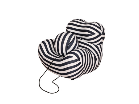 Wypoczynkowy fotel z podnóżkiem w czarno białe paski