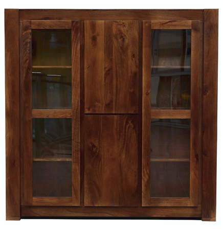 Przeszklona witryna z litego drewna mango w kolorze ciepłego brązu